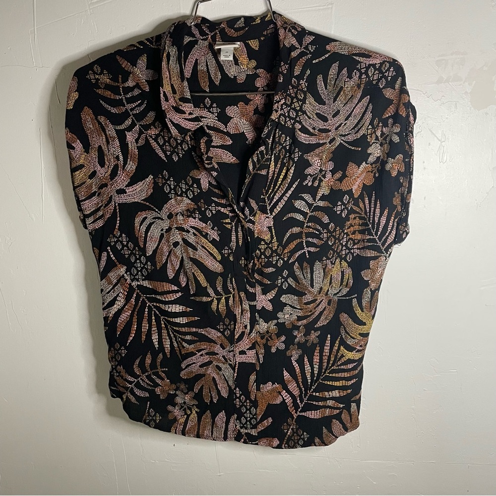 A New Day floral print V- Neck Collared Top​